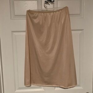 Vintage Vassarette ‘Underneath It All’ Skirt Slip